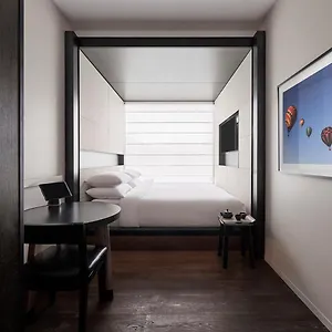 **** Hotel Little National Australia